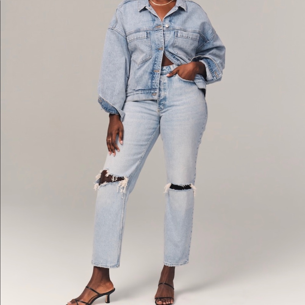 Abercrombie and Fitch | Curve Love Dad Jeans | Size 31 | Light Ripped Wash | NWT